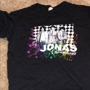 A Jonas brothers 2008 tour shirt
